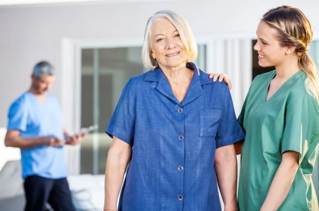 Curso-de-Técnico-en-Atención-Sociosanitaria-en-Instituciones-Sociales-divulgación-dinámica